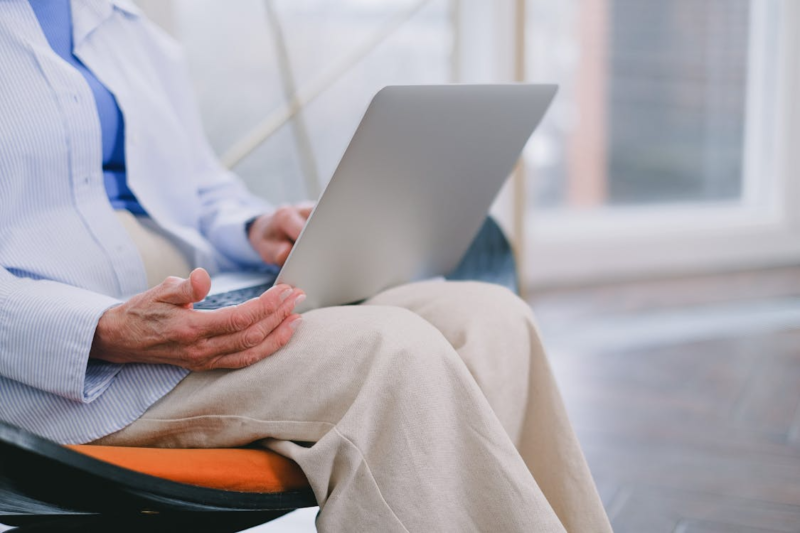 10 Must-Have Tech And Gadgets That Can Make Any Retiree’s Life Easier
