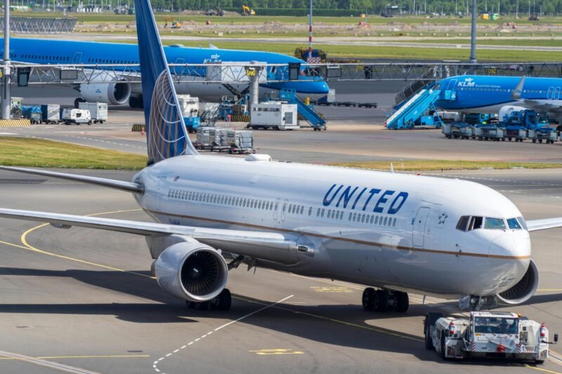 United Airlines Is Putting Its Foot Down and Booting Passengers Over This All-Too-Common Faux Pas